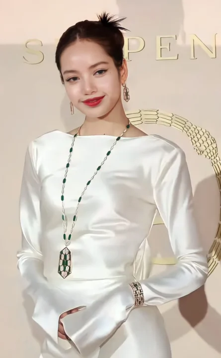 ลิซ่า · Bulgari Photo Call 2023 · ภาพที่ 6